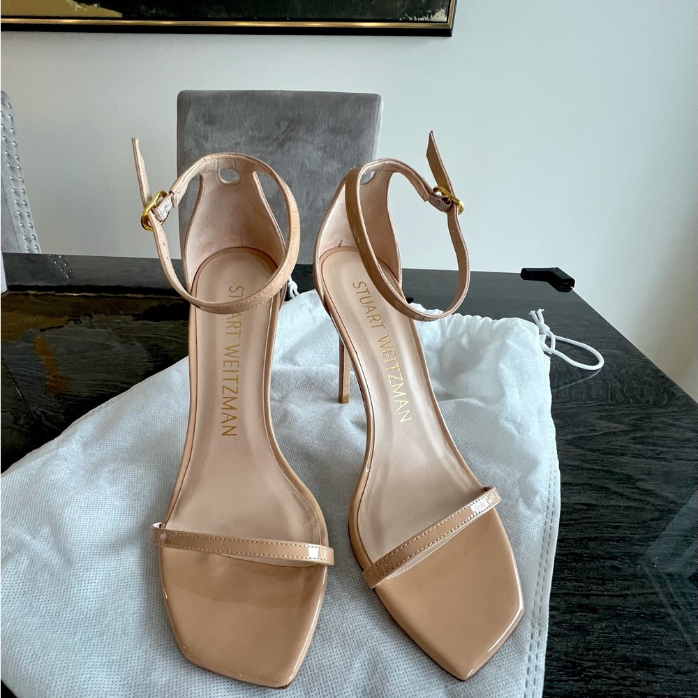 Stuart Weitzman nudistcurve strap sandal 8.5